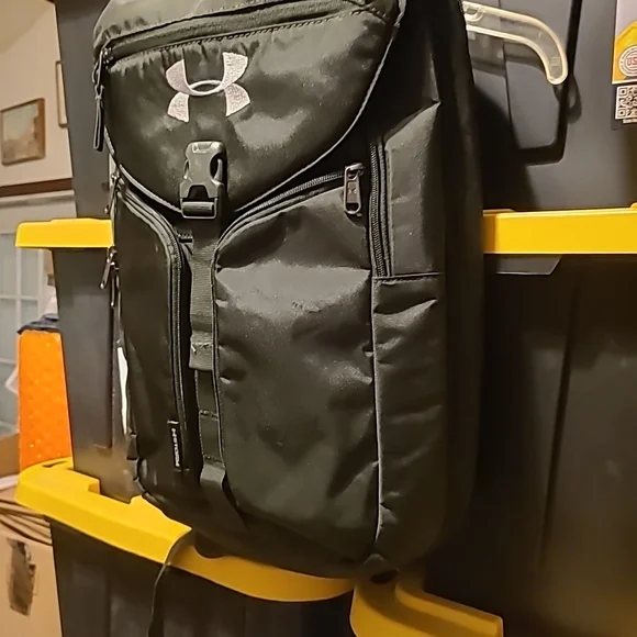 Under Armour Green Sling Bag - Picture 3 of 12